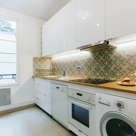 Private Apartment - Eiffel Tower - Ecole Militaire Apartment Paris
