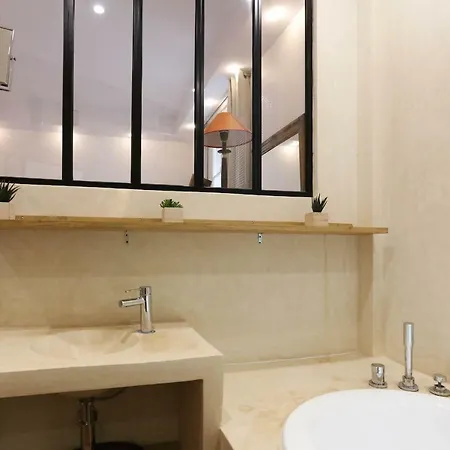 Private Apartment - Eiffel Tower - Ecole Militaire Apartment *