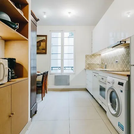 Private Apartment - Eiffel Tower - Ecole Militaire Apartment Paris